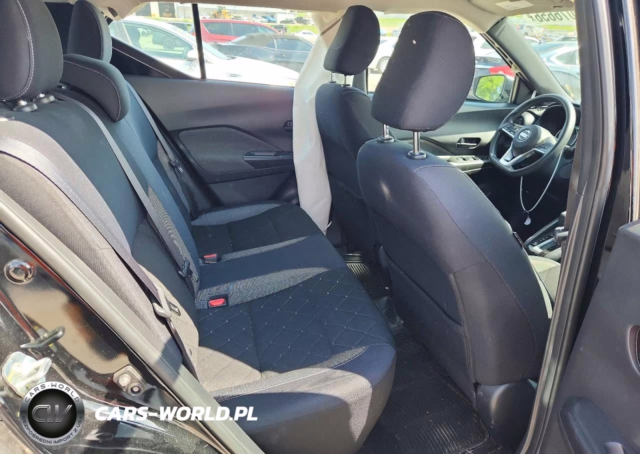 2019 Nissan Kicks S VIN:3N1CP5CU3KL558776 - 11
