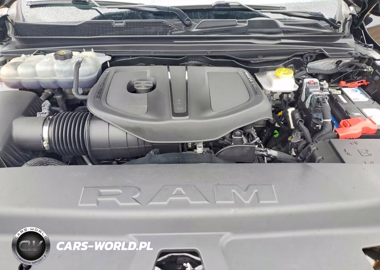 2025 Ram 1500 Laramie VIN:1C6SRFJP4SN582470 - 11