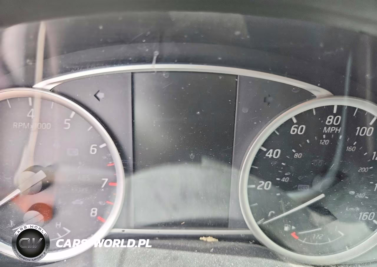 2016 Nissan Sentra Sr VIN:3N1AB7AP7GY332703 - 9