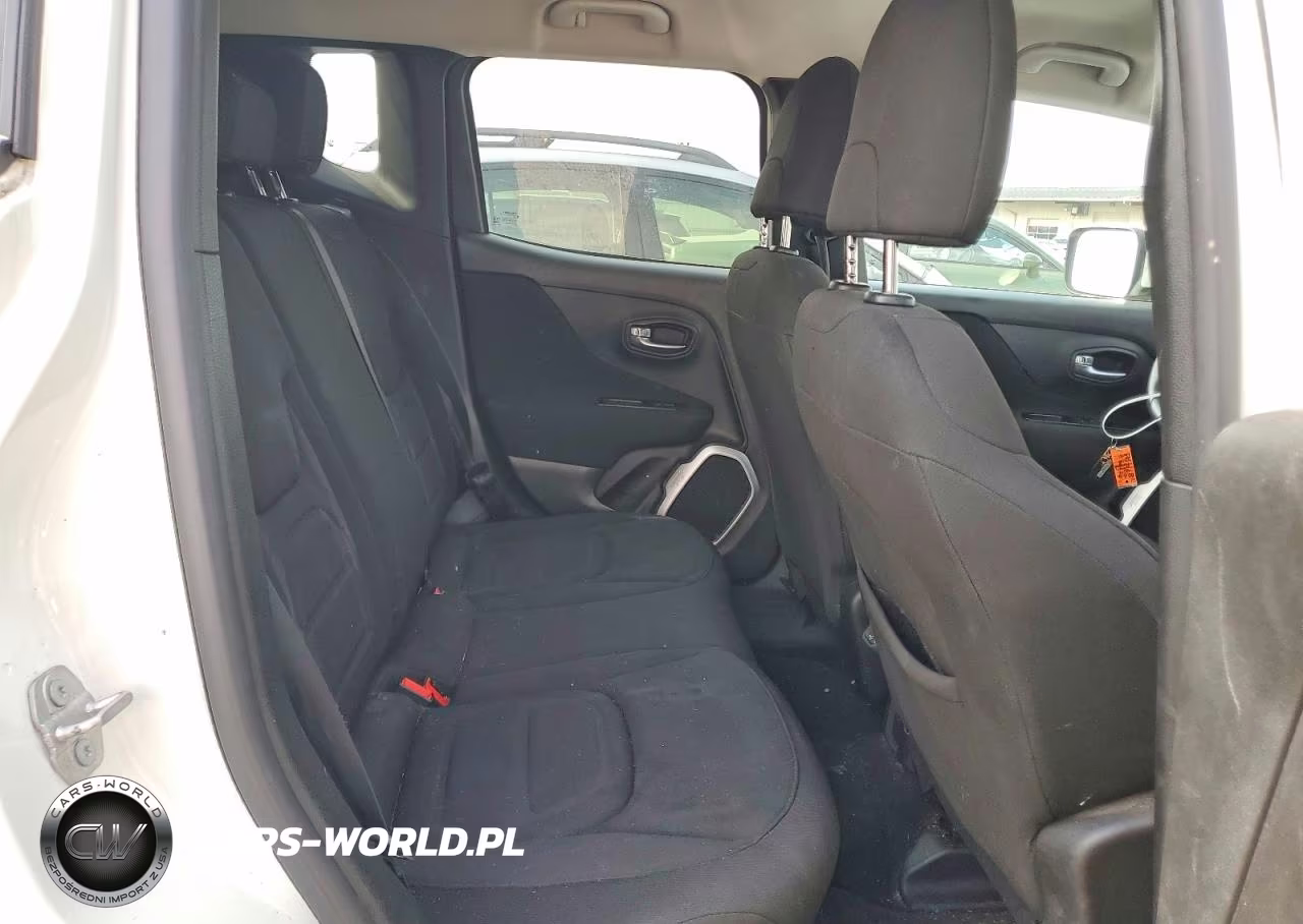 2018 Jeep Renegade Latitude VIN:ZACCJABB4JPG80673 - 11