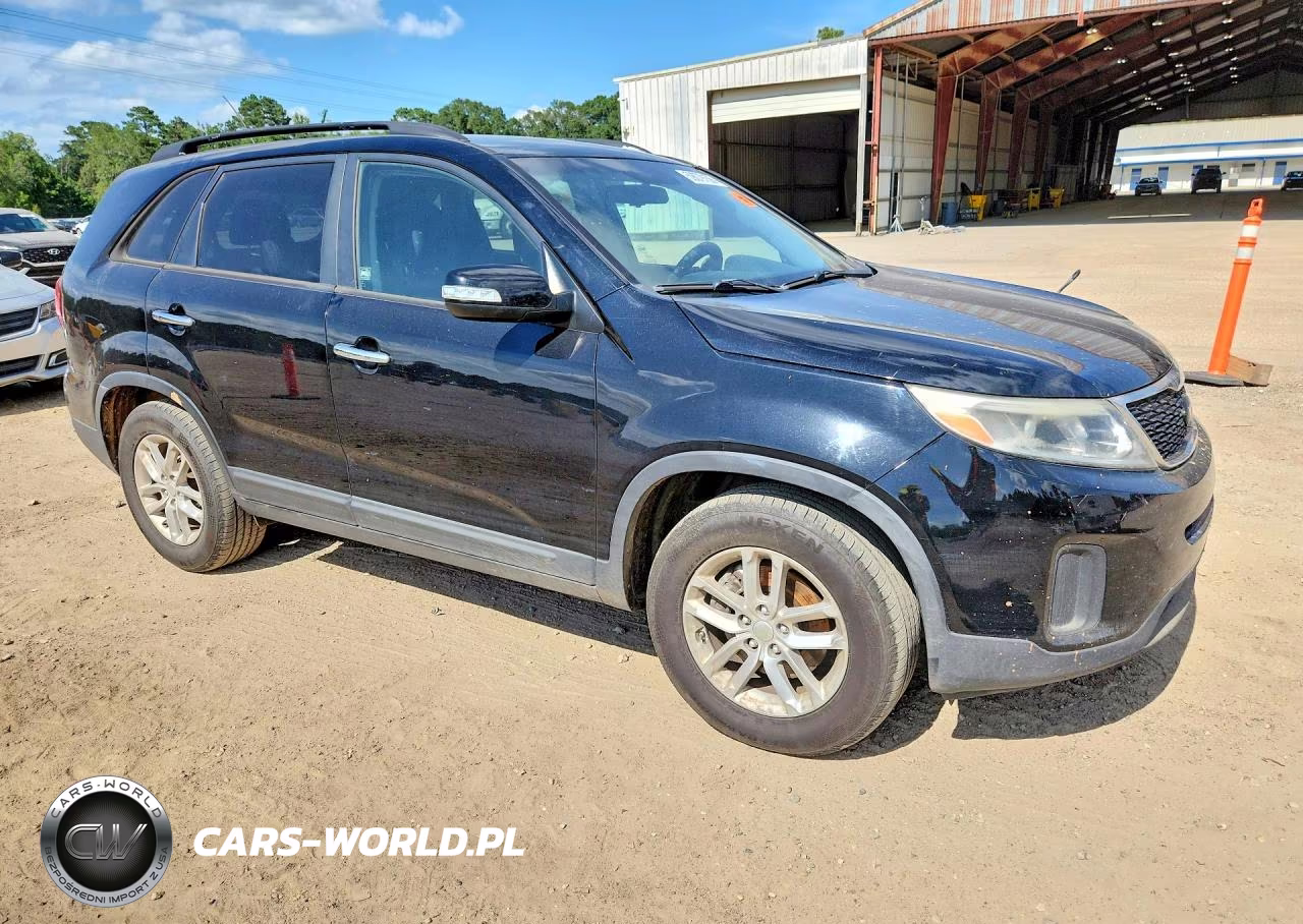 2014 Kia Sorento Lx VIN:5XYKT4A7XEG511672 - 4