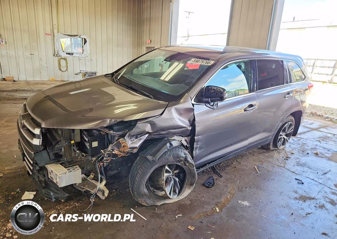 2019 Toyota Highlander Le – zdjęcie 1 z 13