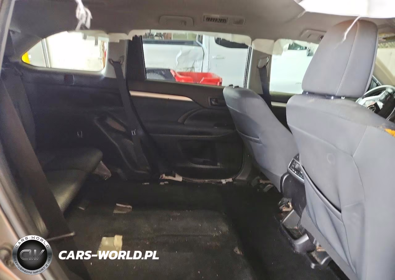 2019 Toyota Highlander Le VIN:5TDBZRFH3KS977777 - 11