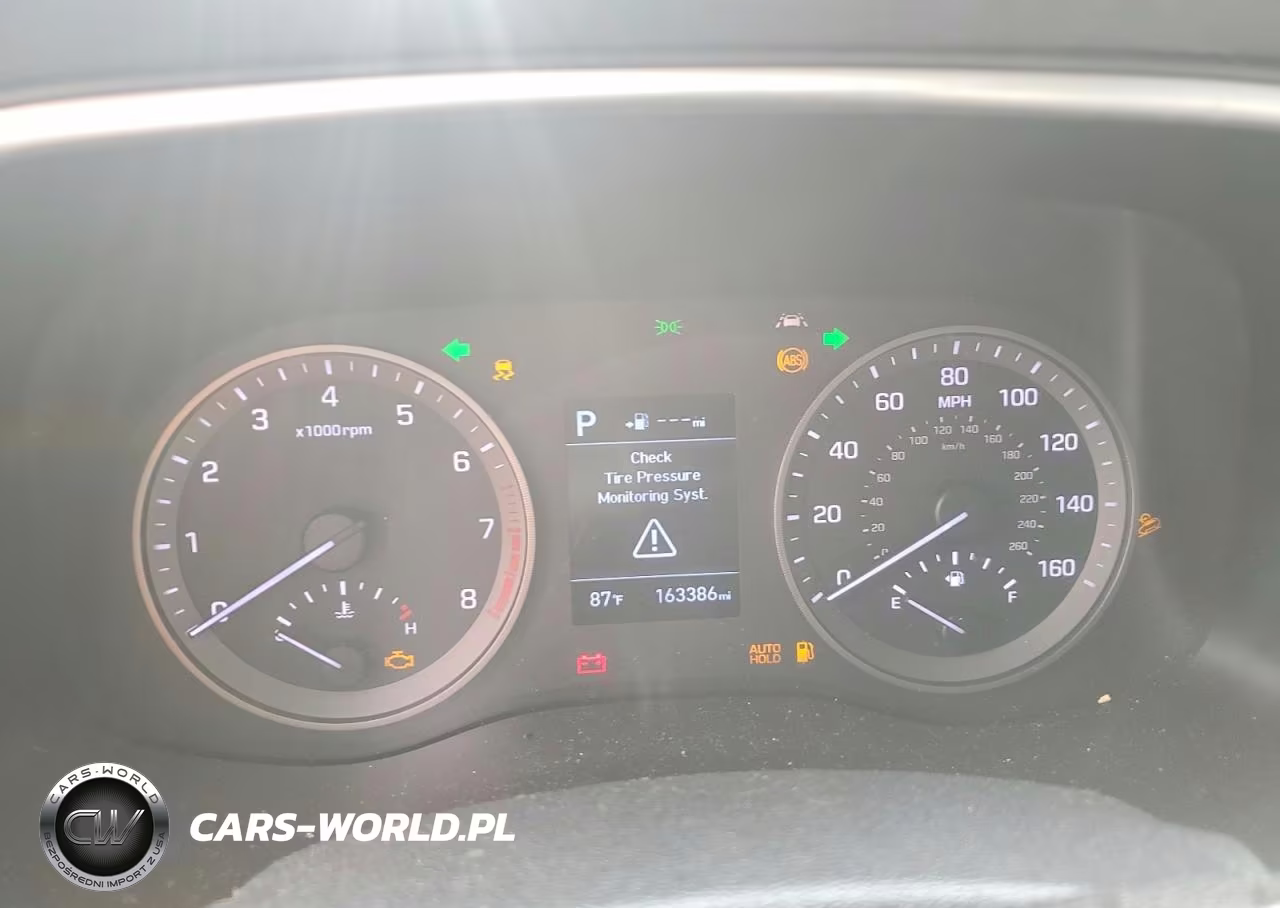 2019 Hyundai Tucson VIN:KM8J2CA48KU999685 - 9