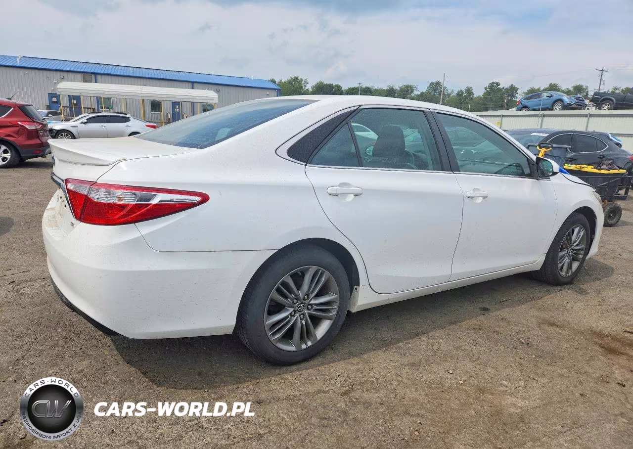 2017 Toyota Camry Se VIN:4T1BF1FK8HU746749 - 3