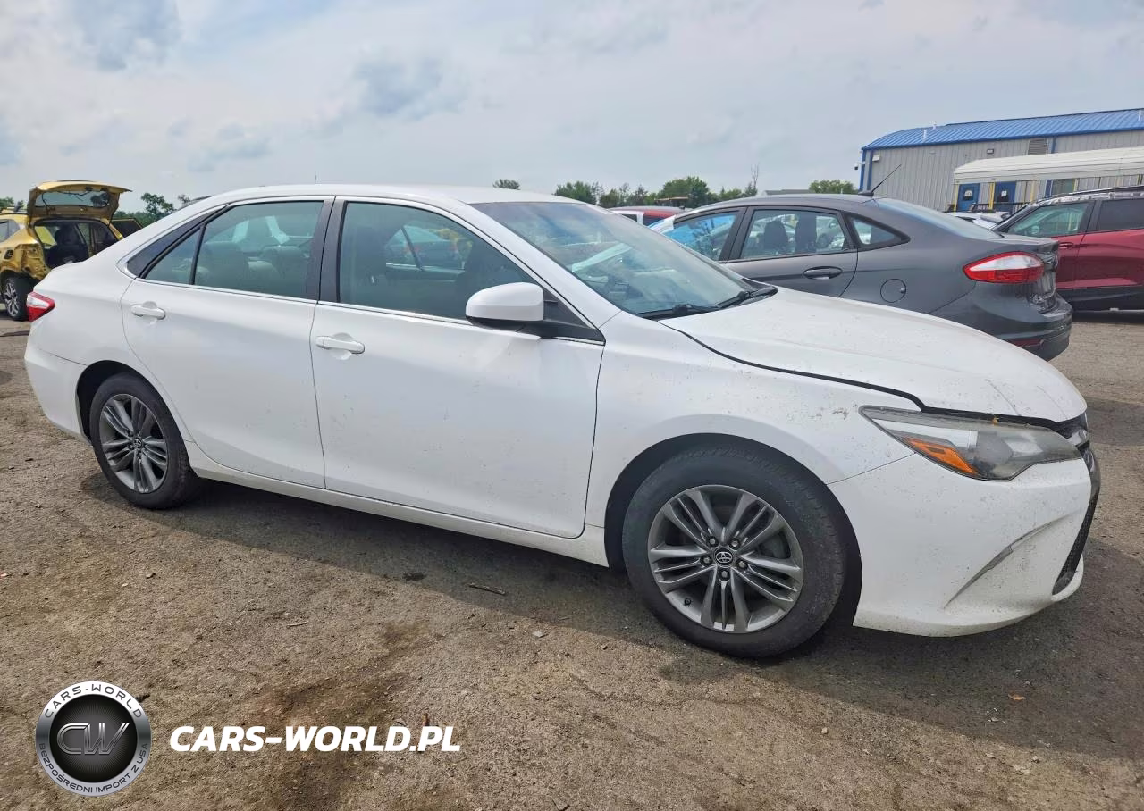 2017 Toyota Camry Se VIN:4T1BF1FK8HU746749 - 4