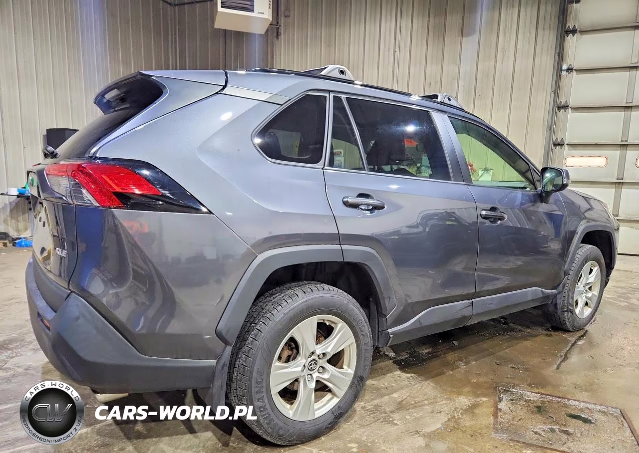 2019 Toyota Rav4 Xle VIN:JTMP1RFV5KD021098 - 3