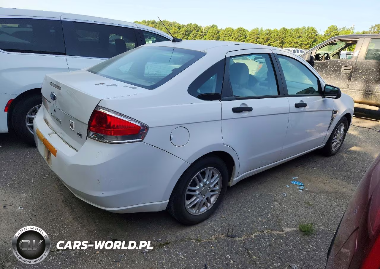 2008 Ford Focus Se VIN:1FAHP35N28W182643 - 3