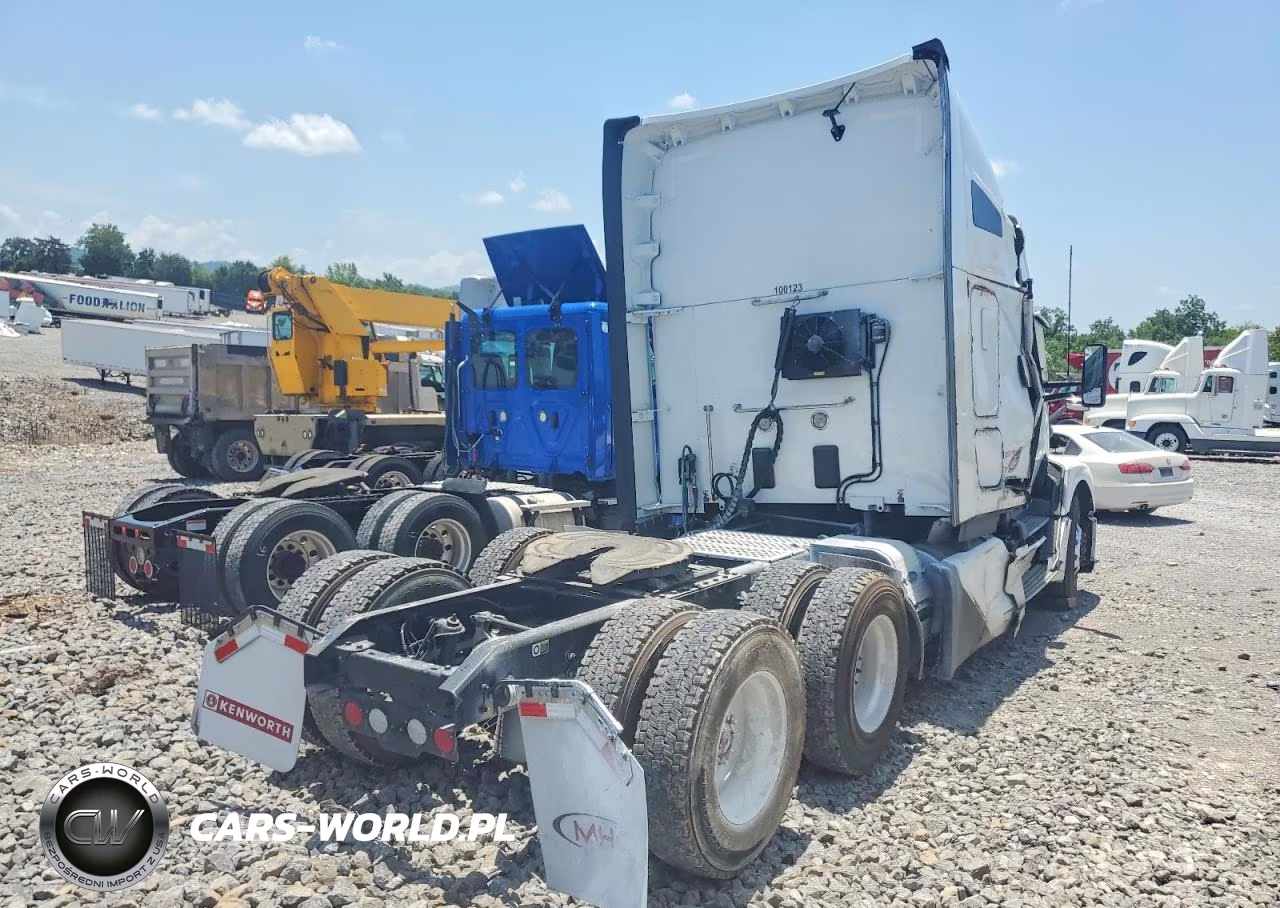 2023 Kenworth T680 Semi Truck VIN:1XKYDP9X2PJ225254 - 4