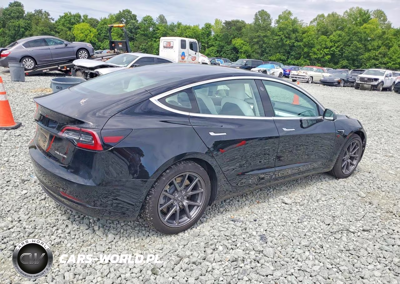 2018 Tesla Model 3 VIN:5YJ3E1EB9JF170066 - 3