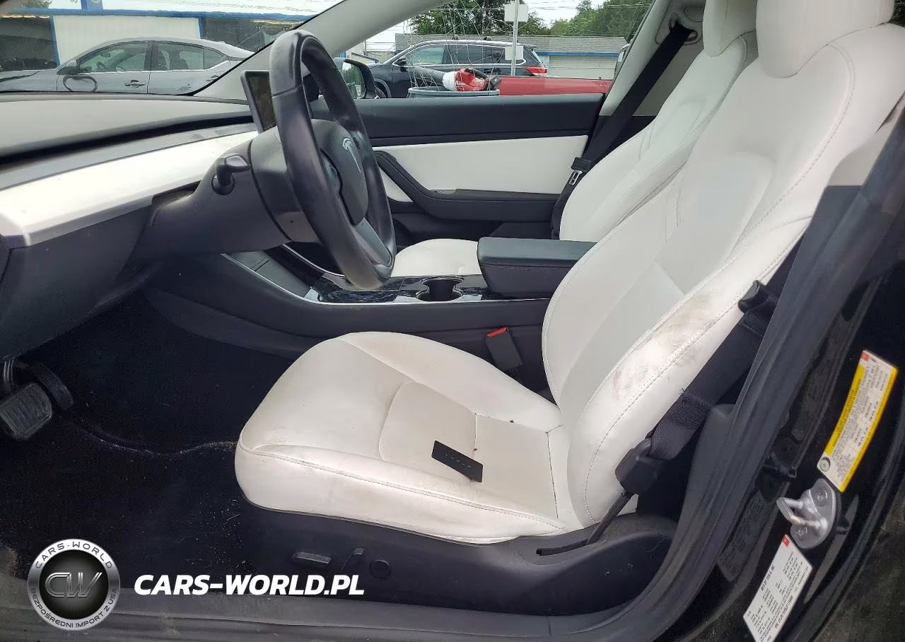 2018 Tesla Model 3 VIN:5YJ3E1EB9JF170066 - 7
