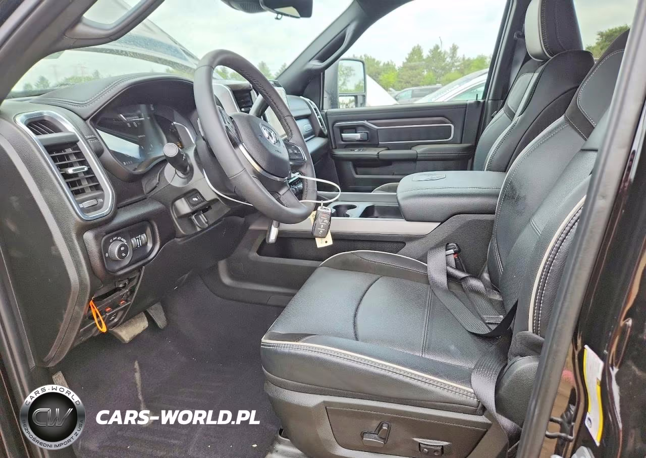 2025 Ram 2500 Laramie VIN:3C63R5FL8SG525590 - 7
