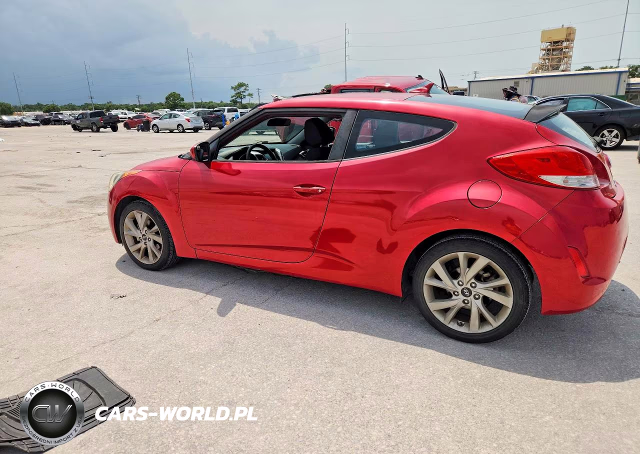 2017 Hyundai Veloster Base VIN:KMHTC6AD7HU307643 - 2