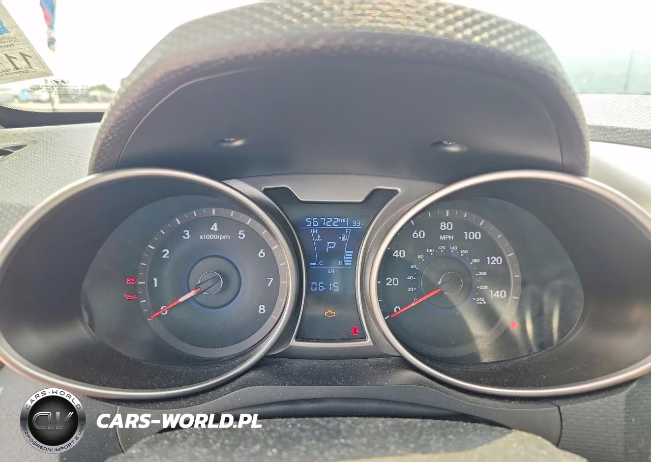 2017 Hyundai Veloster Base VIN:KMHTC6AD7HU307643 - 9