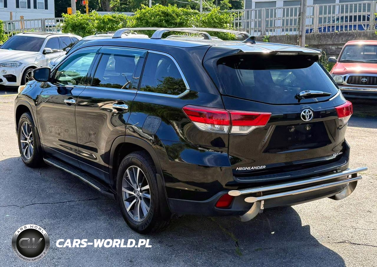 2019 Toyota Highlander Xle VIN:5TDJZRFH4KS582650 - 2