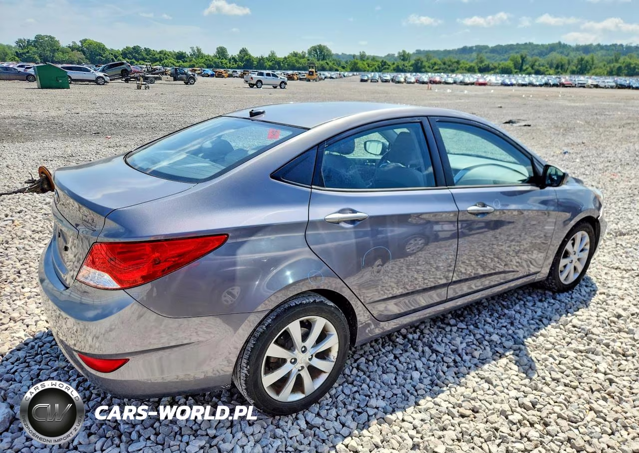 2013 Hyundai Accent Gls VIN:KMHCU4AE1DU473323 - 3