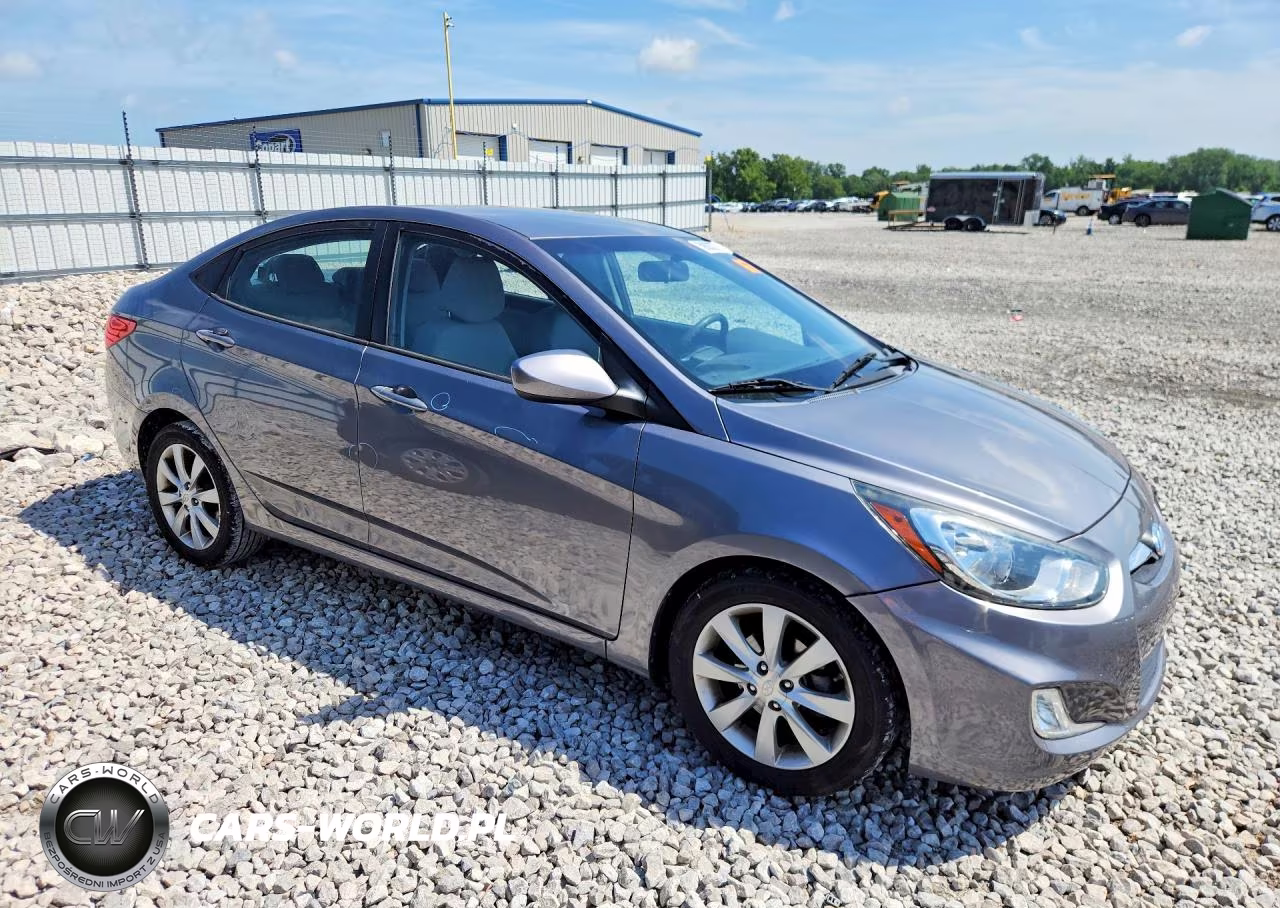2013 Hyundai Accent Gls VIN:KMHCU4AE1DU473323 - 4