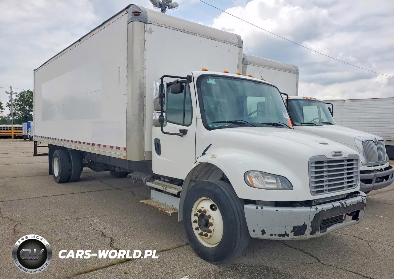 2016 Freightliner M2 106 Med - Box Truck