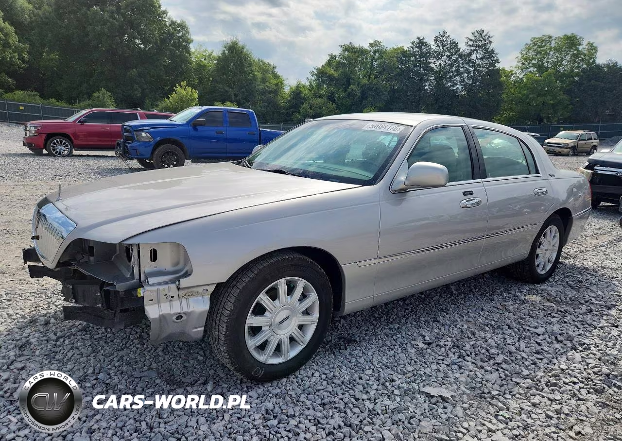 2008 Lincoln Town Car Signature Limited