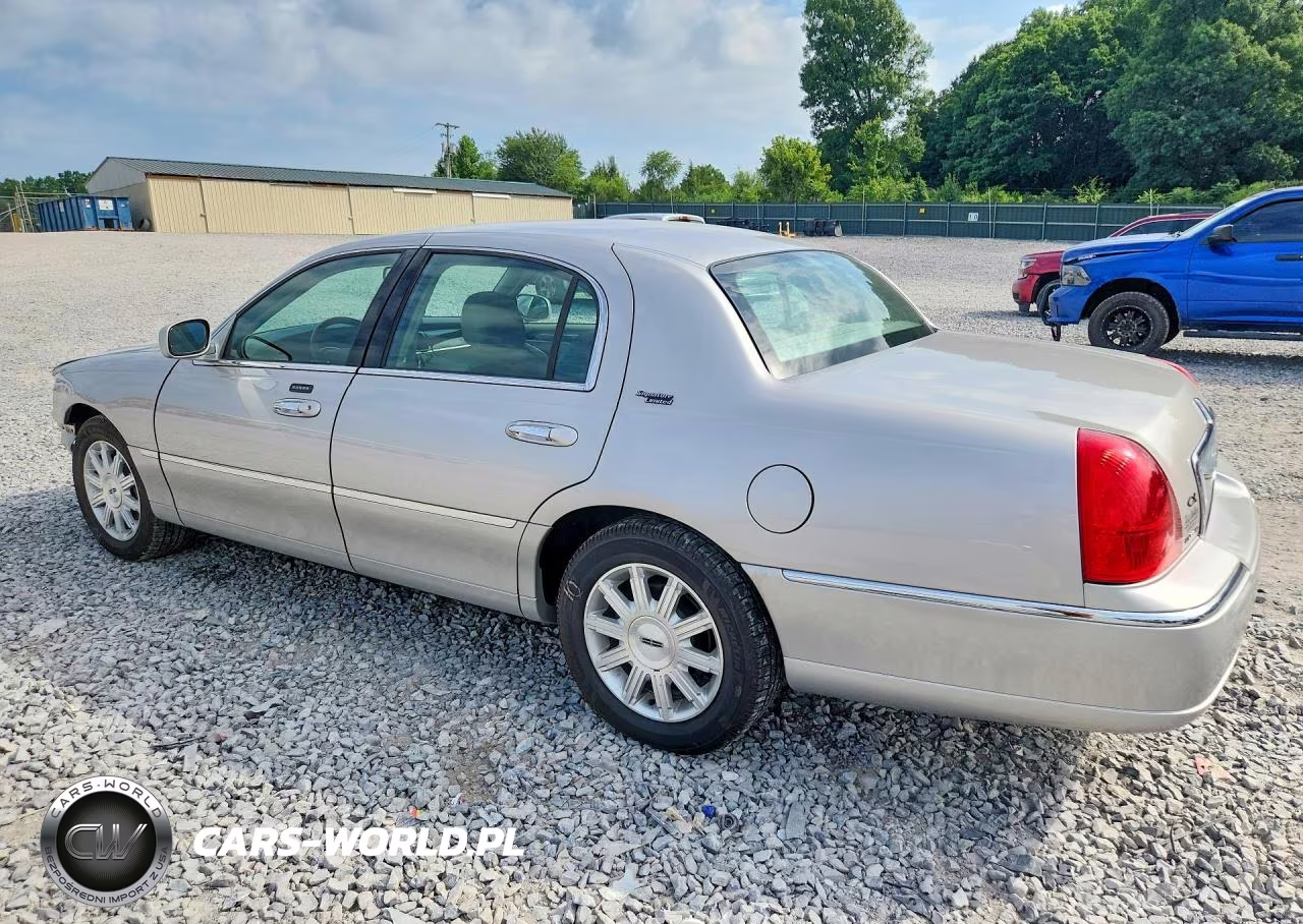 2008 Lincoln Town Car Signature Limited VIN:2LNHM82V68X659949 - 2