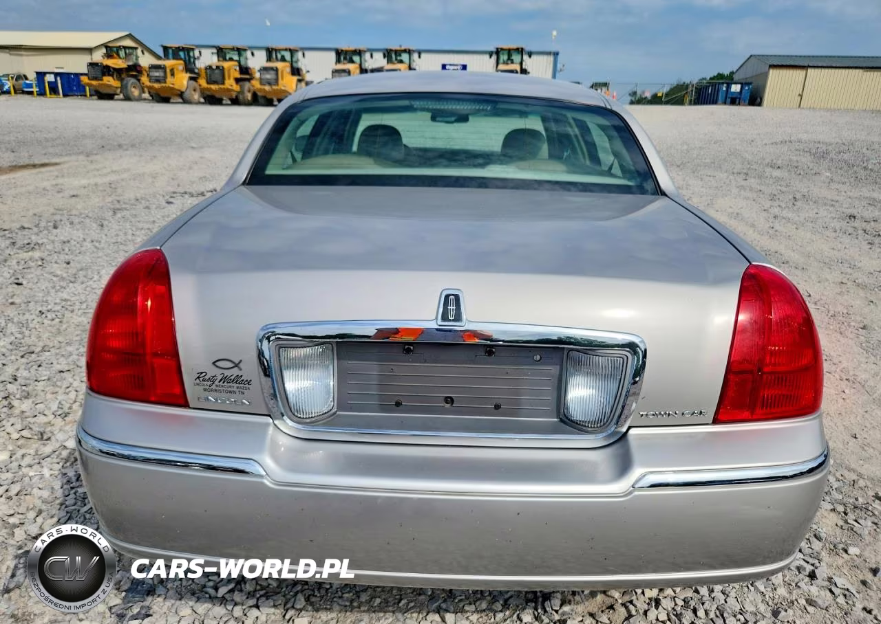 2008 Lincoln Town Car Signature Limited VIN:2LNHM82V68X659949 - 6
