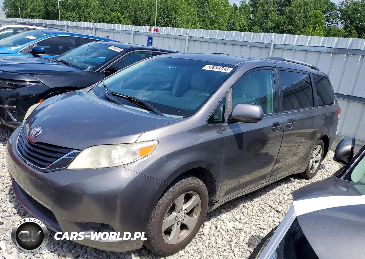 2011 Toyota Sienna Le