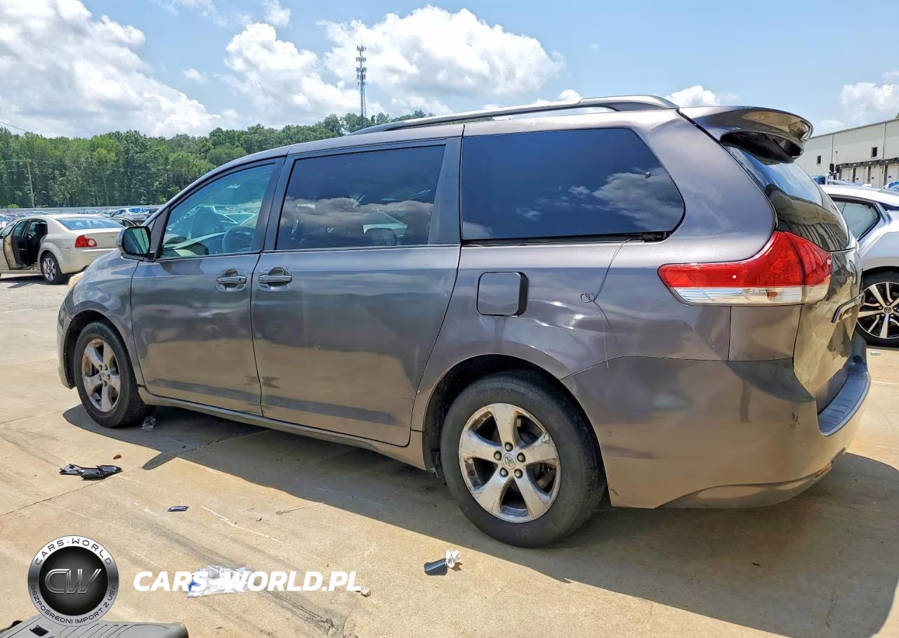 2011 Toyota Sienna Le VIN:5TDKK3DC9BS048718 - 2