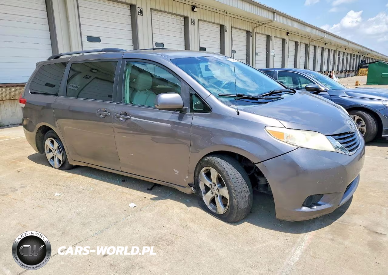 2011 Toyota Sienna Le VIN:5TDKK3DC9BS048718 - 4