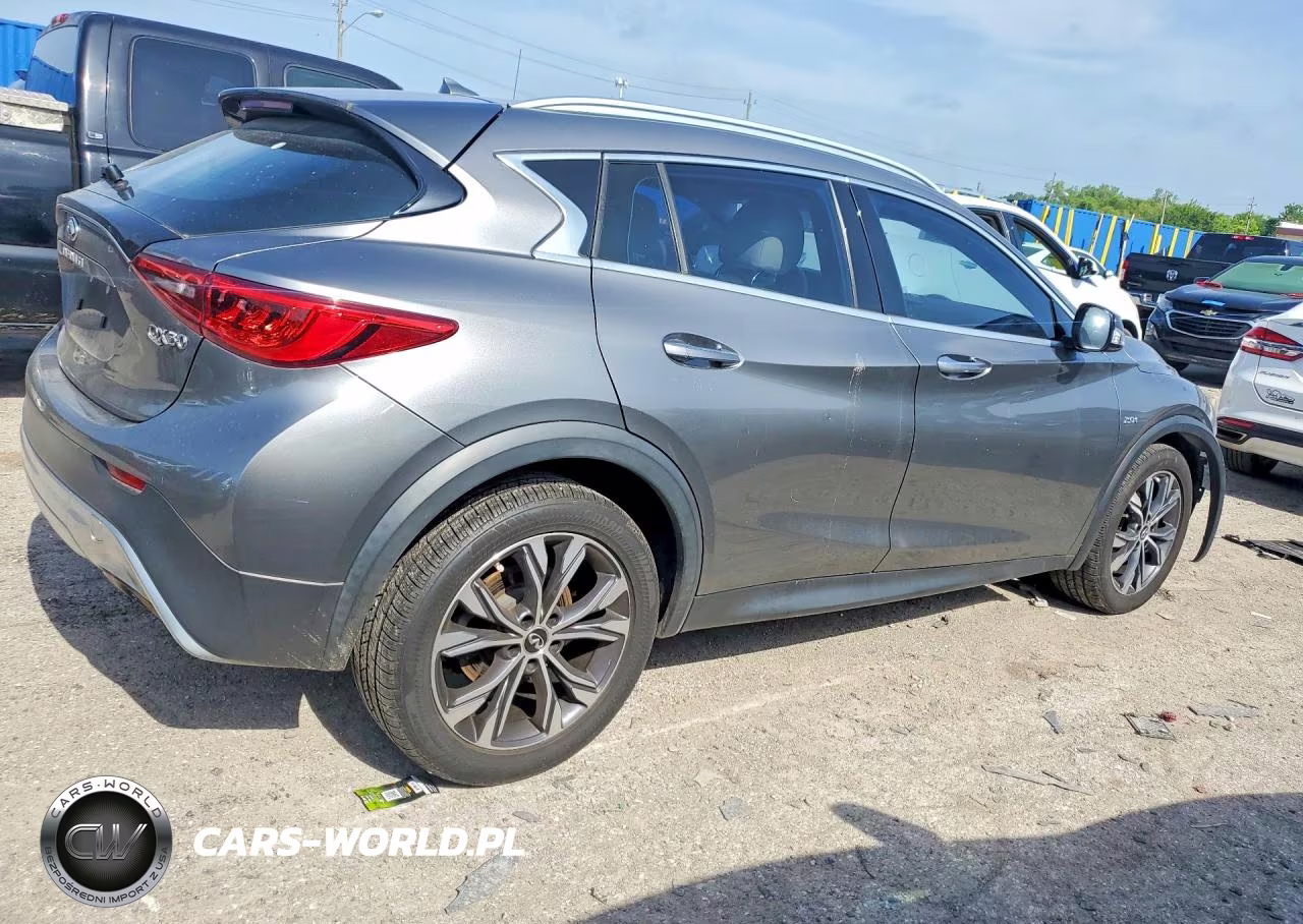 2018 Infiniti Qx30 Premium VIN:SJKCH5CR1JA043560 - 3