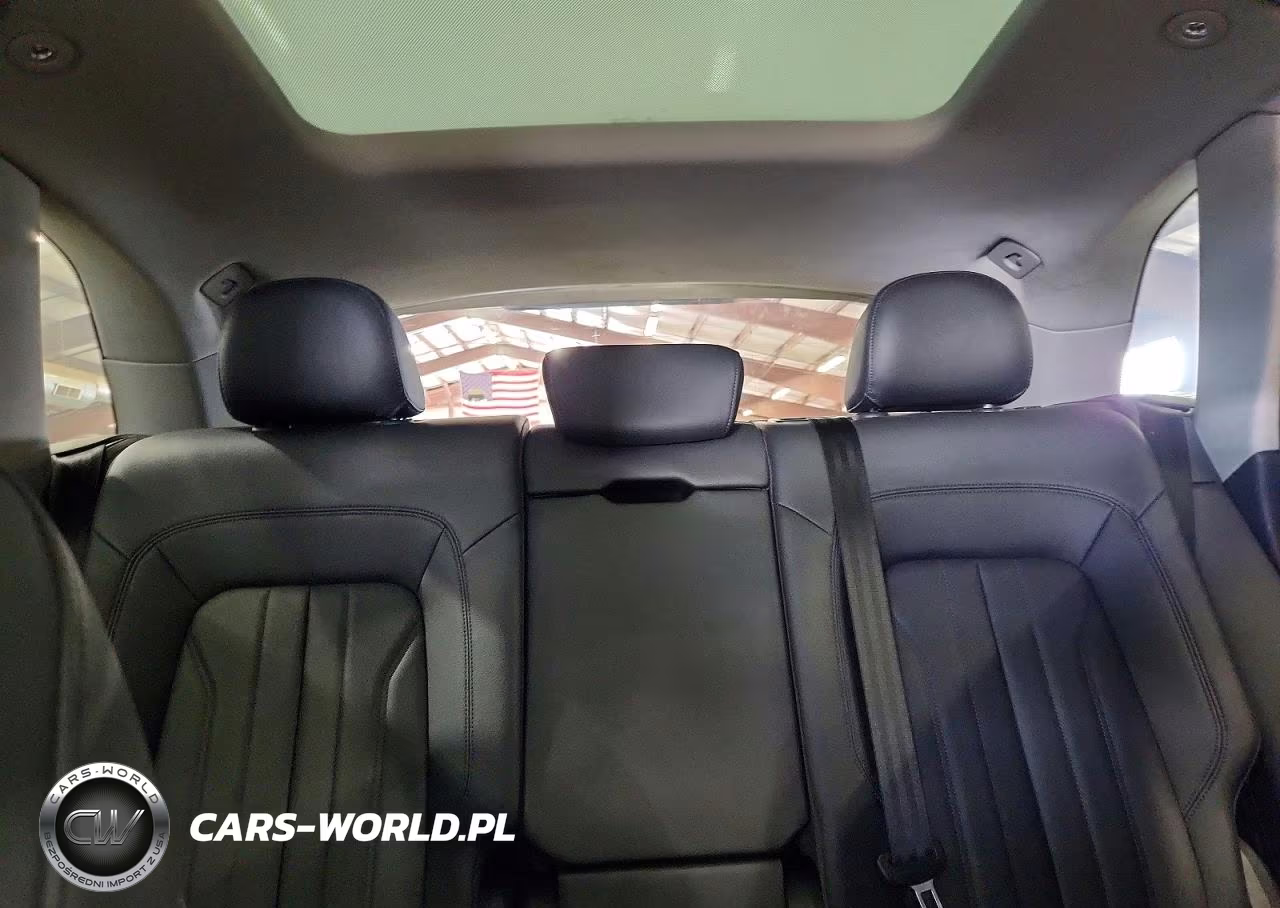 2018 Audi Q5 Premium VIN:WA1ANAFY1J2133617 - 10