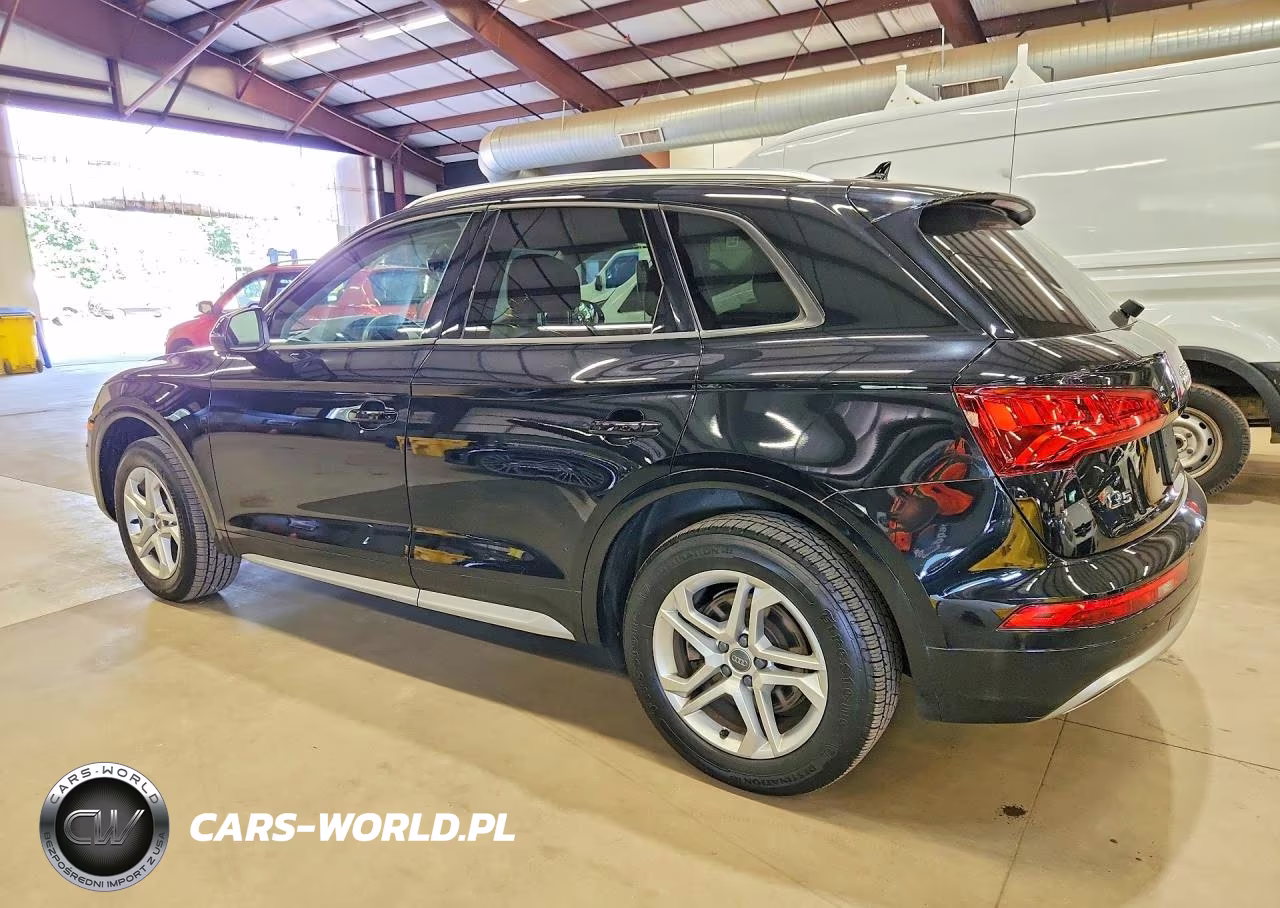 2018 Audi Q5 Premium VIN:WA1ANAFY1J2133617 - 2