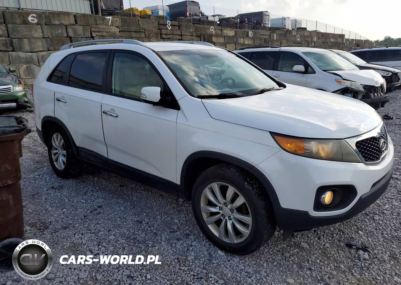 2011 Kia Sorento Lx VIN:5XYKT4A26BG123984 - 4