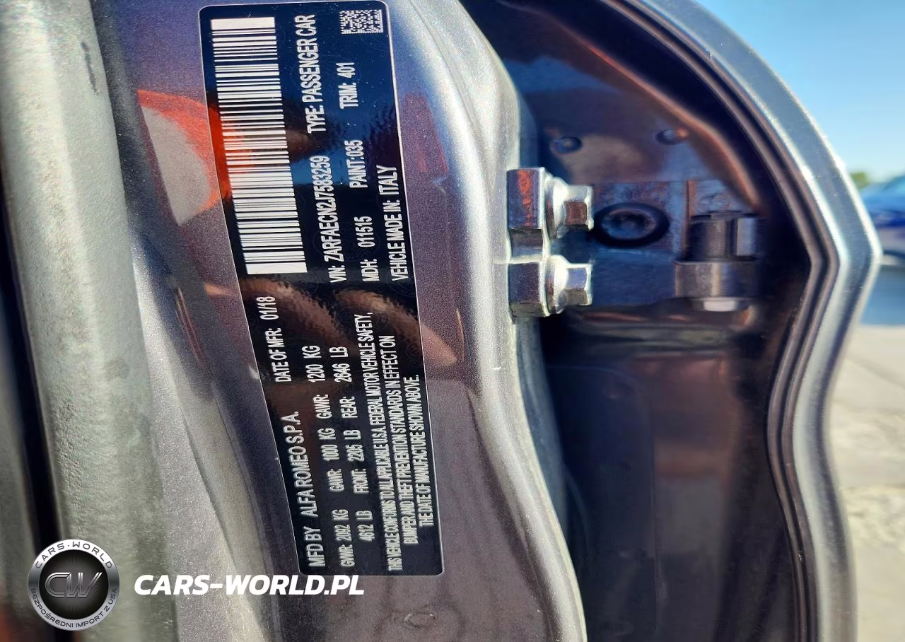 2018 Alfa Romeo Giulia Ti VIN:ZARFAECN2J7583259 - 12