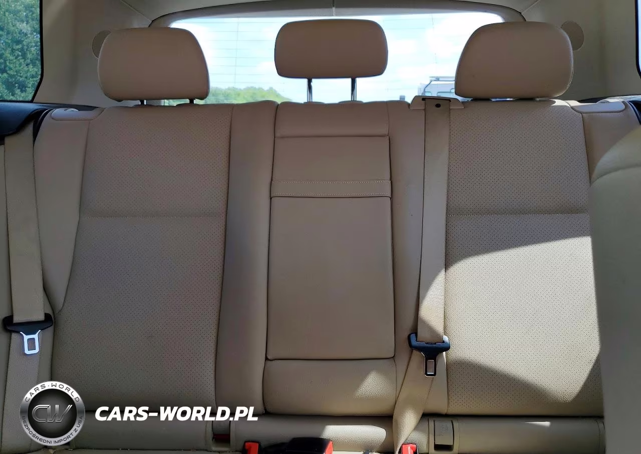 2010 Mercedes-Benz Glk 350 VIN:WDCGG5GBXAF511223 - 10
