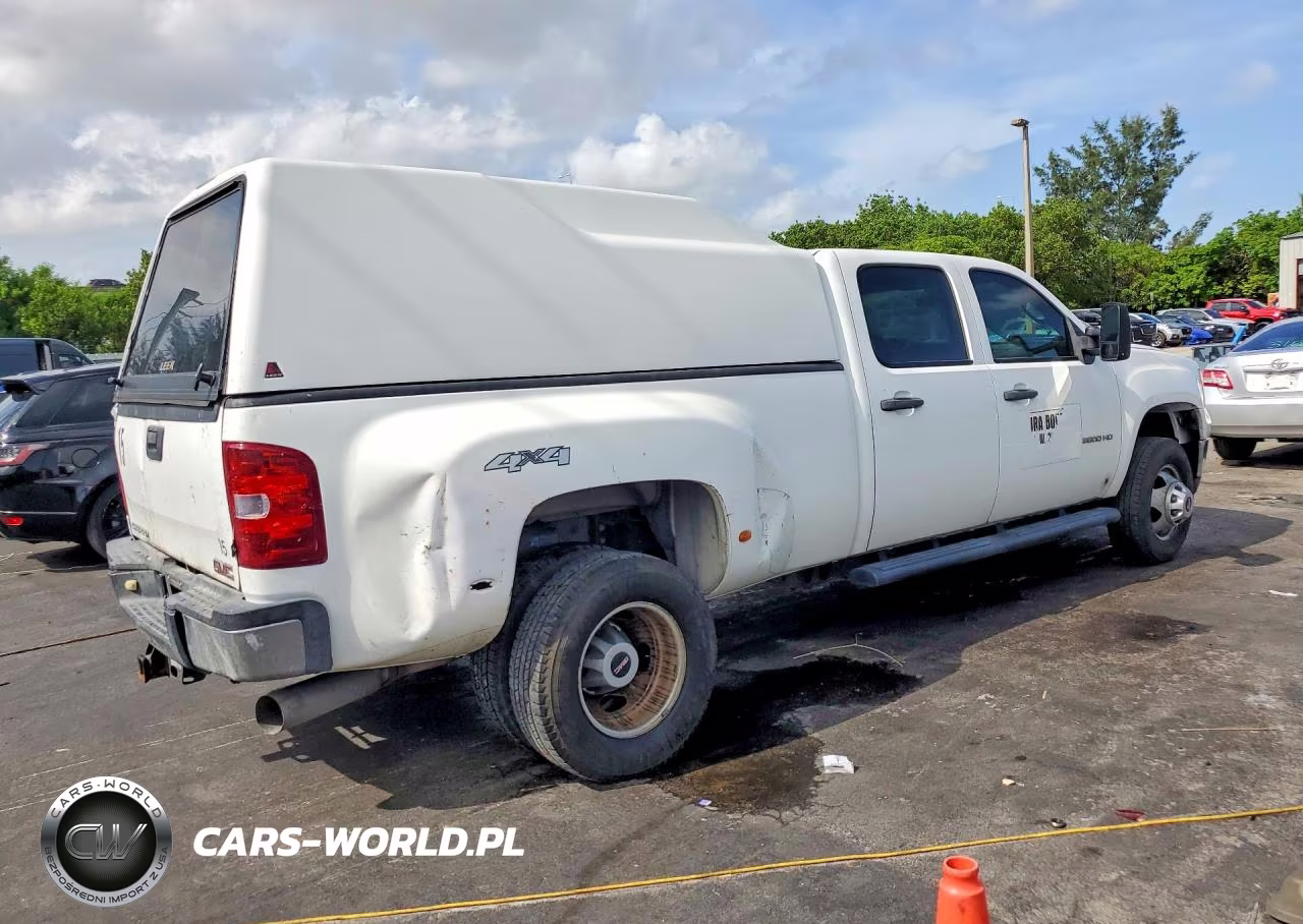2013 GMC Sierra K3500 VIN:1GT422C86DF117691 - 3