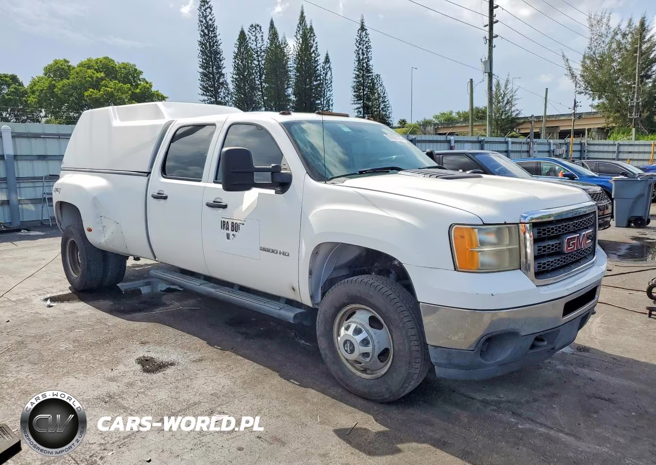2013 GMC Sierra K3500 VIN:1GT422C86DF117691 - 4