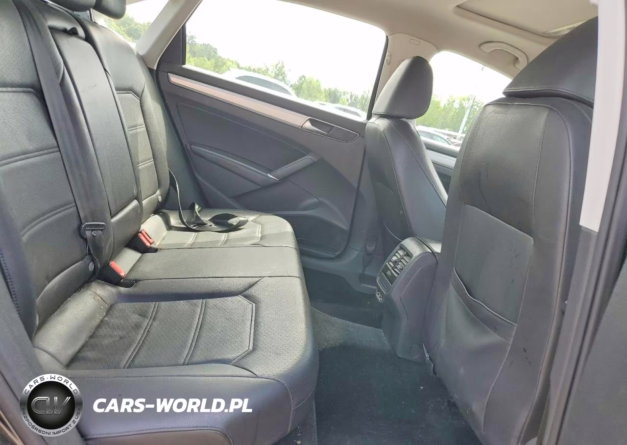 2019 Volkswagen Passat Wolfsburg VIN:1VWLA7A38KC009085 - 10