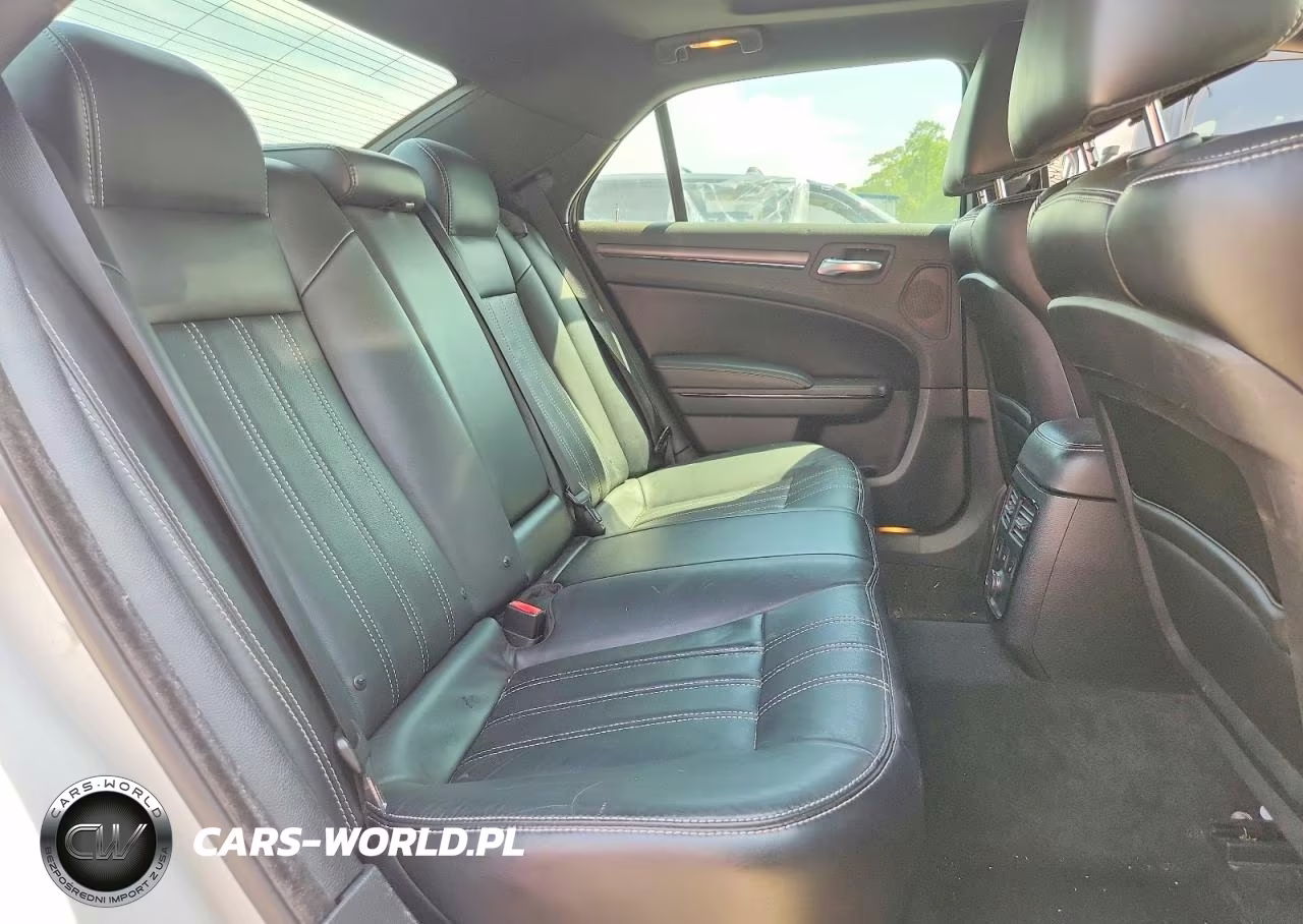 2012 Chrysler 300 S VIN:2C3CCADTXCH232799 - 10