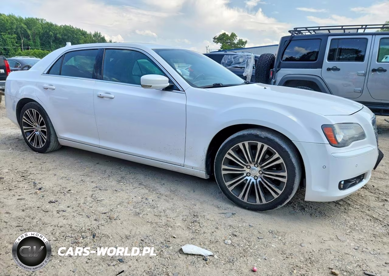 2012 Chrysler 300 S VIN:2C3CCADTXCH232799 - 4