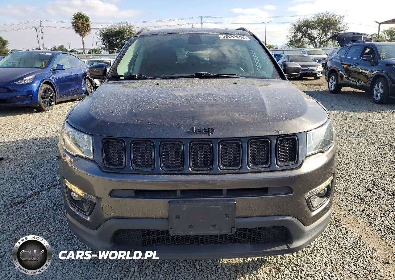 2018 Jeep Compass VIN:3C4NJCBB9JT409539 - 5