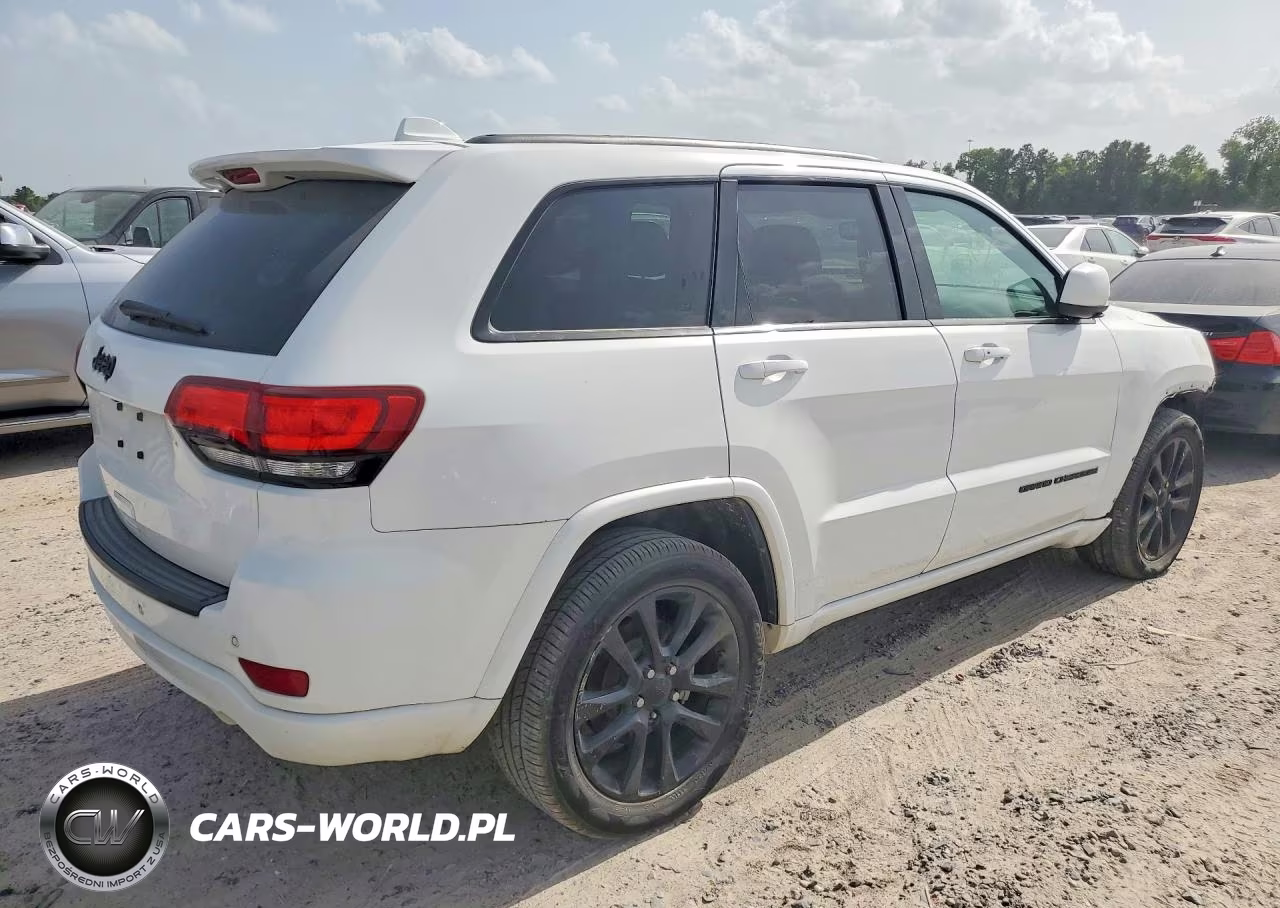 2019 Jeep Grand Cherokee Laredo VIN:1C4RJEAG4KC596910 - 3