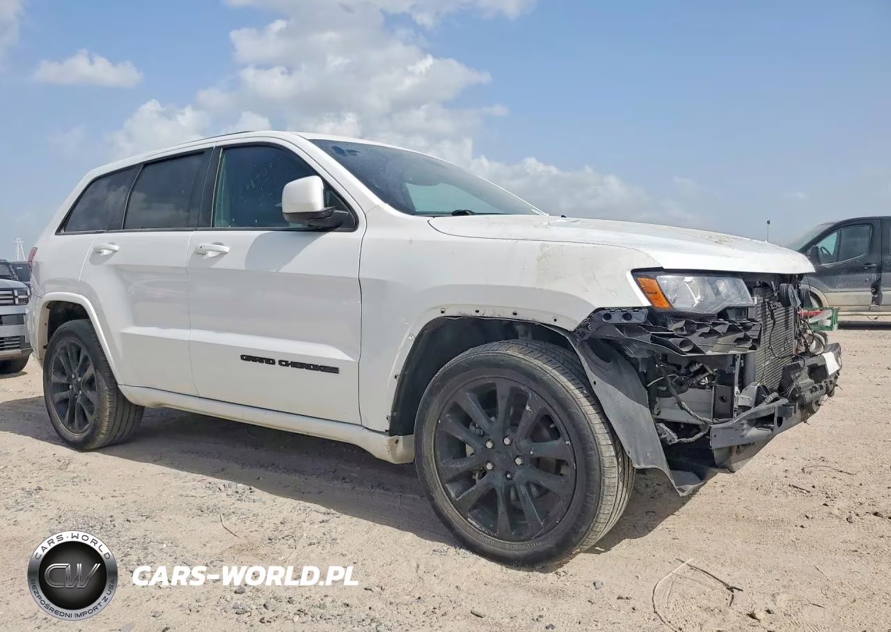 2019 Jeep Grand Cherokee Laredo VIN:1C4RJEAG4KC596910 - 4