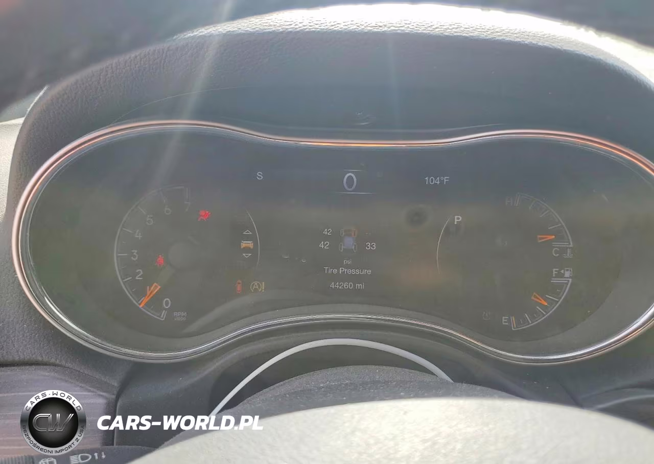2019 Jeep Grand Cherokee Laredo VIN:1C4RJEAG4KC596910 - 9