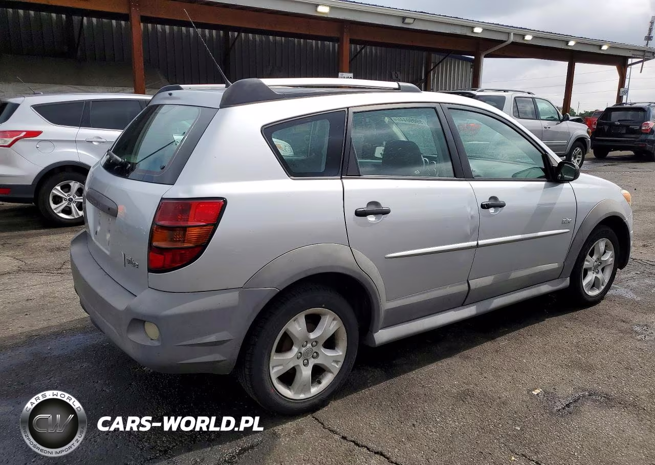 2008 Pontiac Vibe VIN:5Y2SL658X8Z404173 - 3