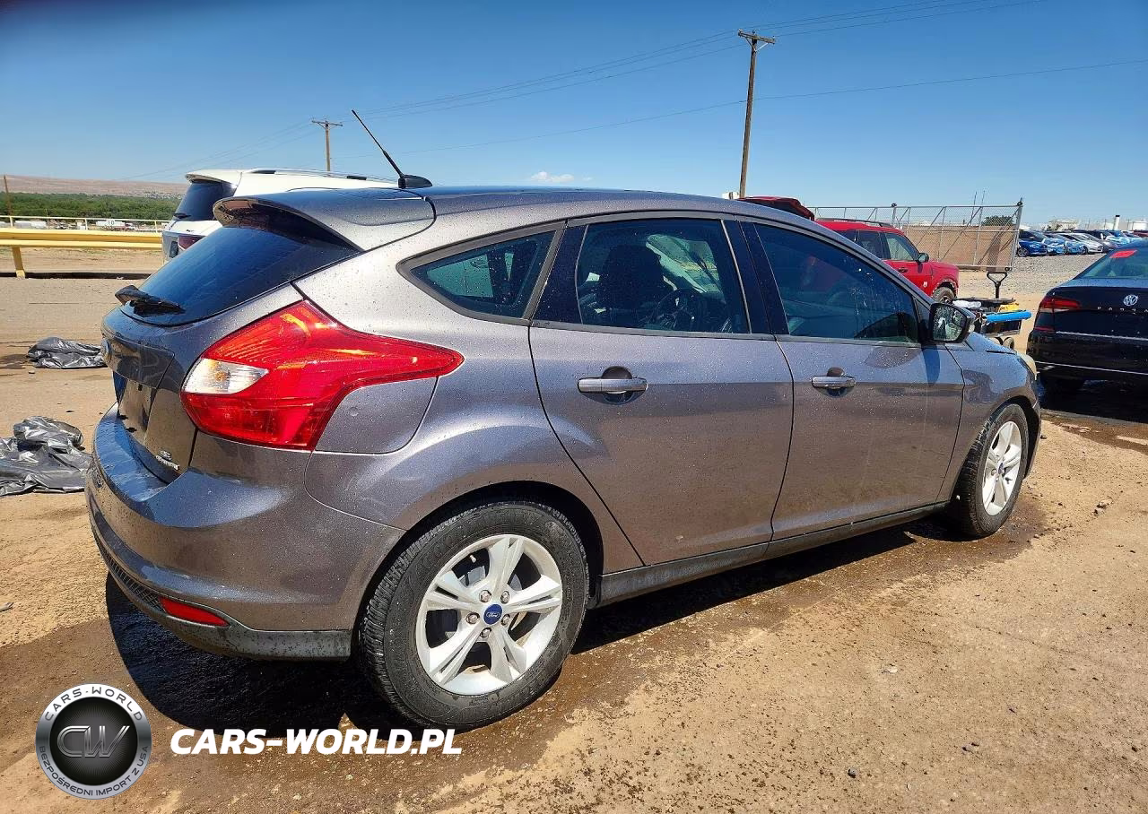 2014 Ford Focus Se VIN:1FADP3K28EL458121 - 3