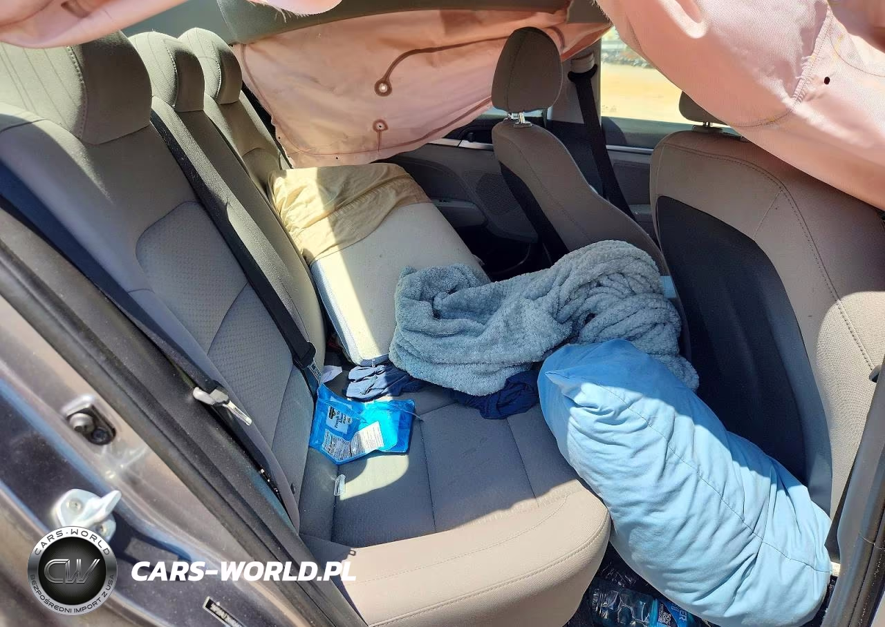 2019 Hyundai Elantra Sel VIN:5NPD84LF2KH404473 - 10