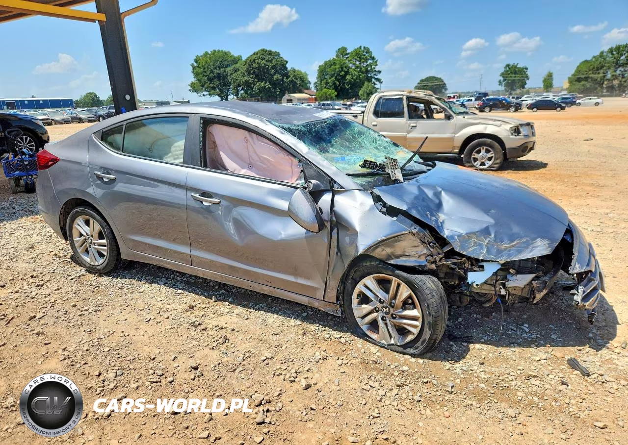 2019 Hyundai Elantra Sel VIN:5NPD84LF2KH404473 - 4
