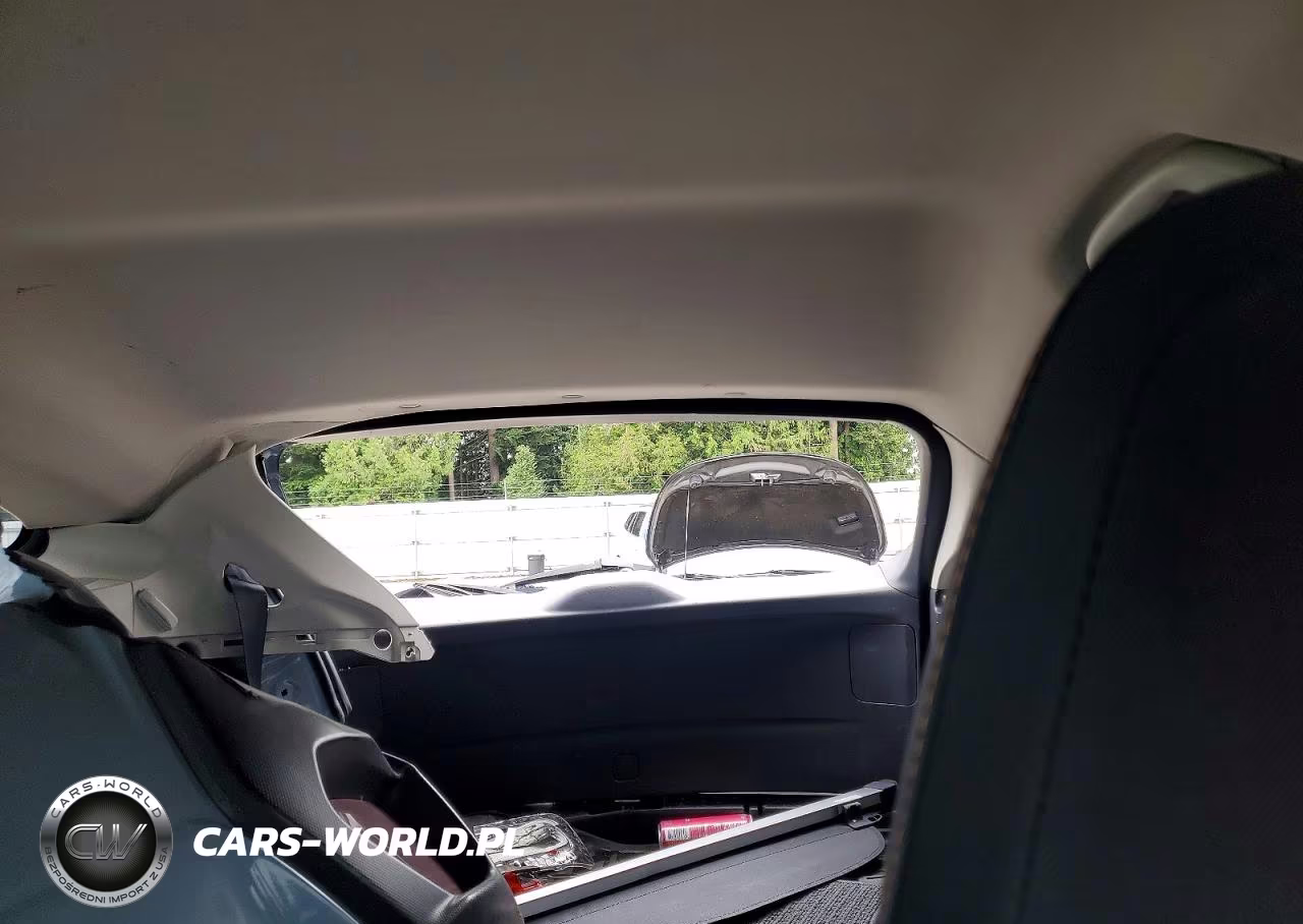 2018 Subaru Crosstrek Premium VIN:JF2GTADC4J8302542 - 10
