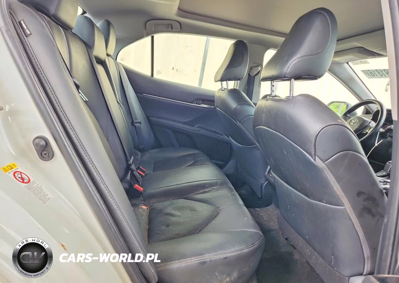 2018 Toyota Camry Xse VIN:4T1B61HK1JU126859 - 10