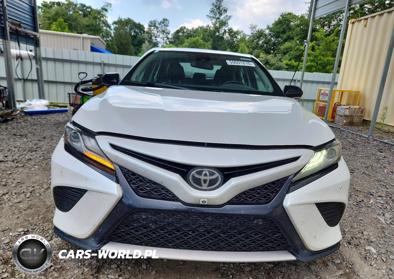 2018 Toyota Camry Xse VIN:4T1B61HK1JU126859 - 5